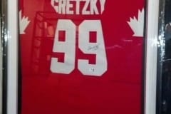 Gretzky-2-Jersey-Frame-Capulet-Art-Gallery-Framing-Shop